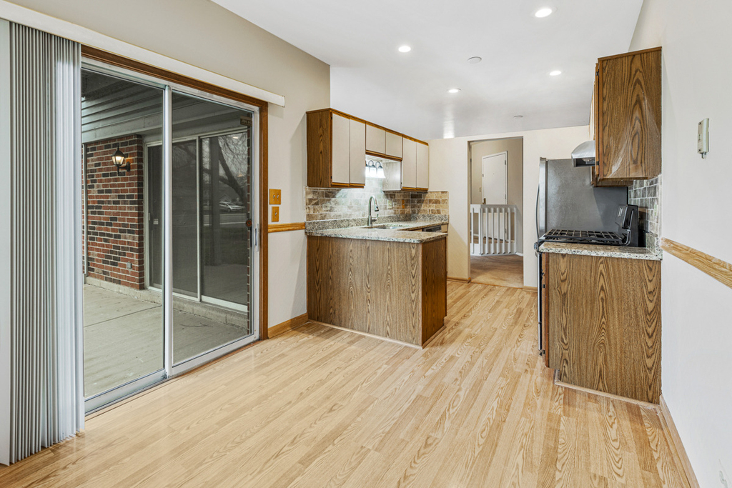 1665 Commodore Court - Photo 13
