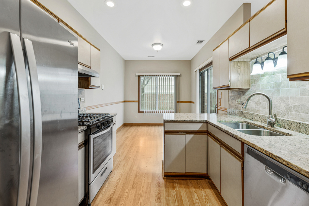 1665 Commodore Court - Photo 9