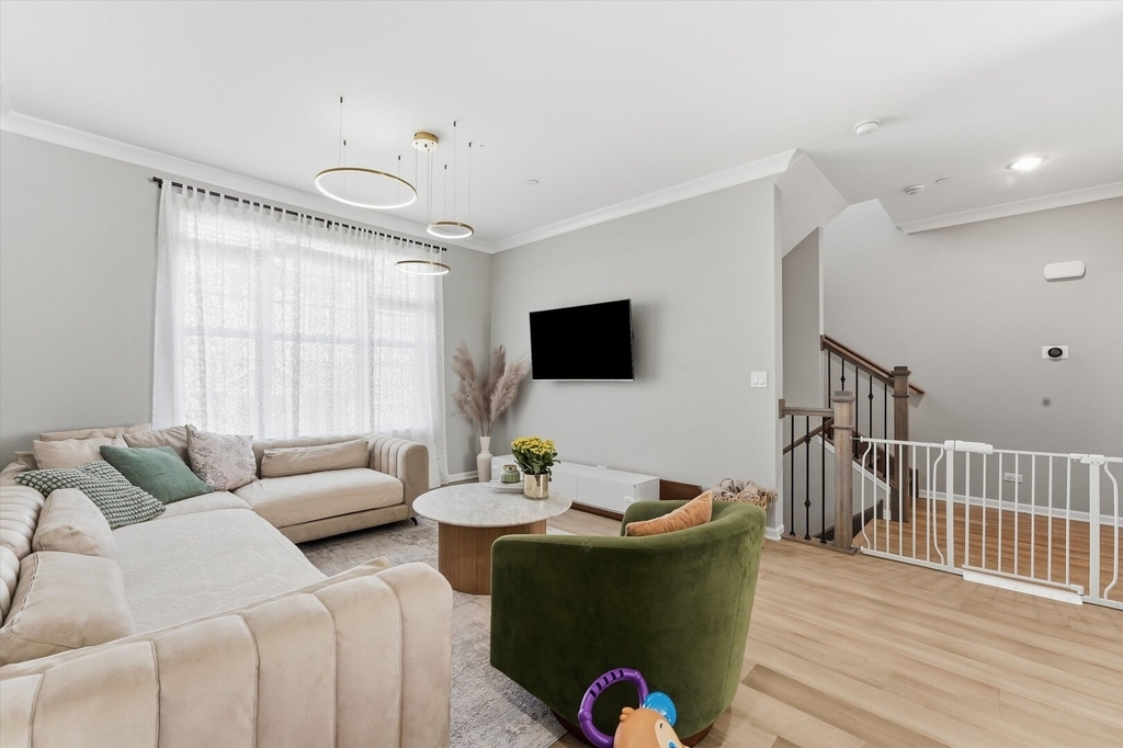 30w023 Brayman Court - Photo 5