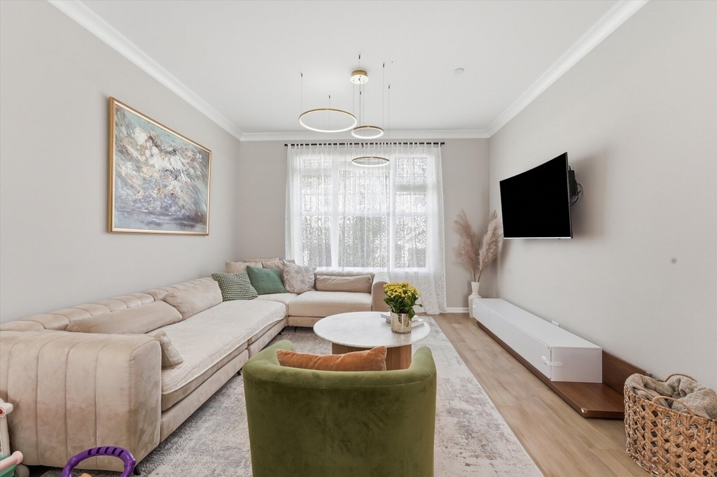 30w023 Brayman Court - Photo 2