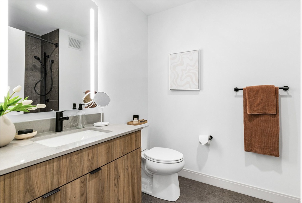218 E Grand Avenue - Photo 7