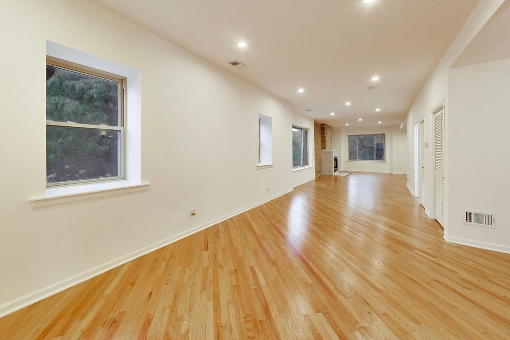 1301 N Oakley Boulevard - Photo 5