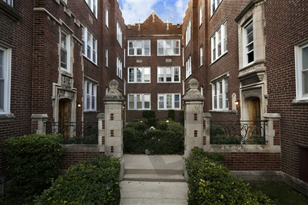 3040 W Wellington Street - Photo 0