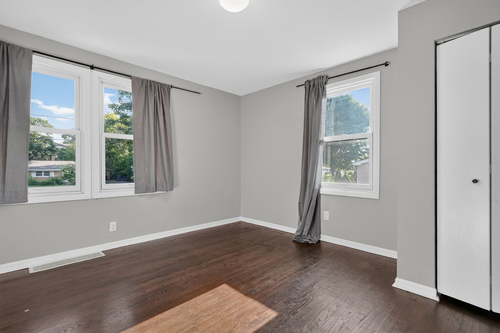 7945 W 91st Street - Photo 7