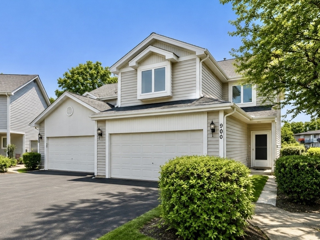 900 Ashley Court - Photo 0