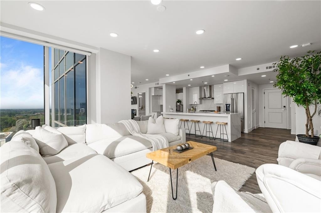 3338 Peachtree Road - Photo 10