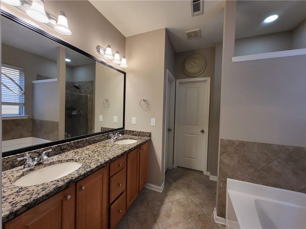 915 Silver Lake Drive - Photo 8