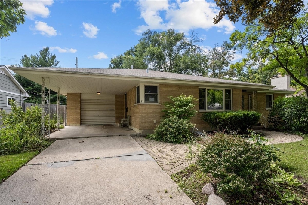 662 Garfield Avenue - Photo 0