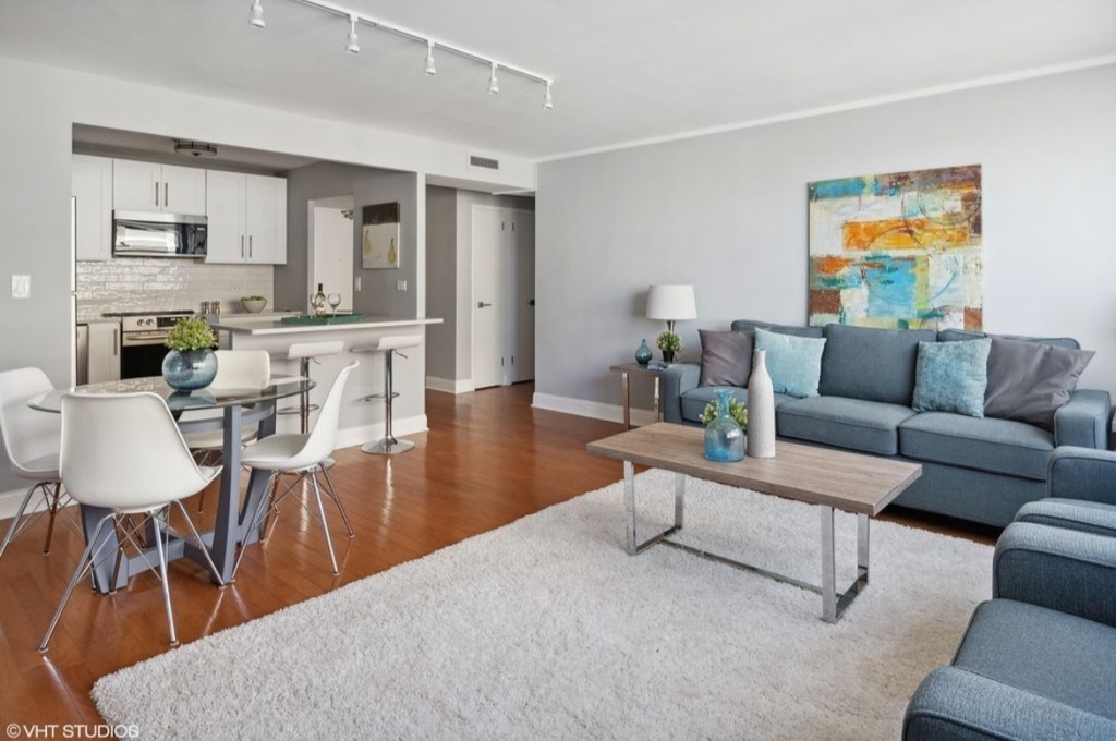 6301 N Sheridan Road - Photo 4
