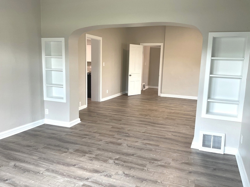 451 W New York Street - Photo 1