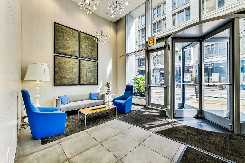 8 E Randolph Street - Photo 2