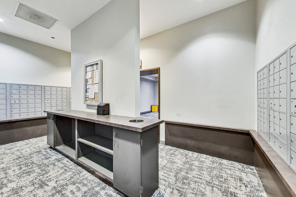 8 E Randolph Street - Photo 4