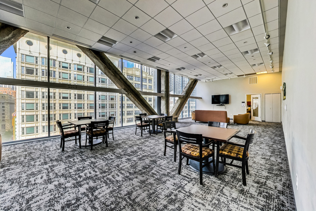 8 E Randolph Street - Photo 20