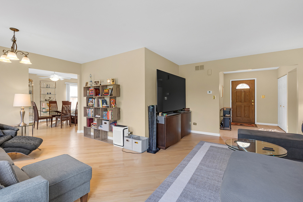 5 Newtown Court - Photo 2