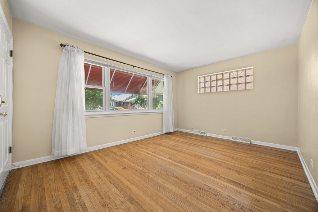 3109 Grove Avenue - Photo 2