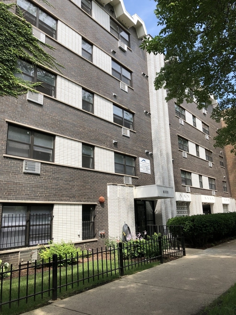 6030 N Kenmore Avenue - Photo 0