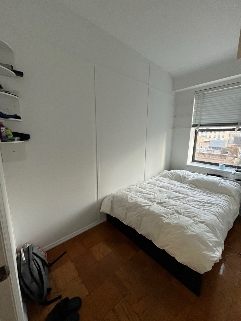 West 34th Street - Photo 0