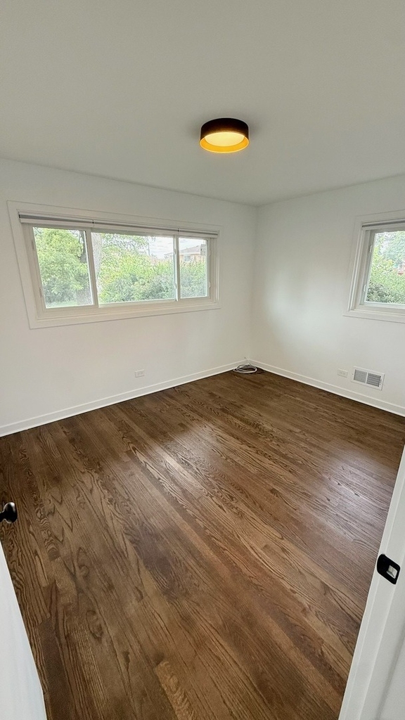 8748 N Olcott Avenue - Photo 7