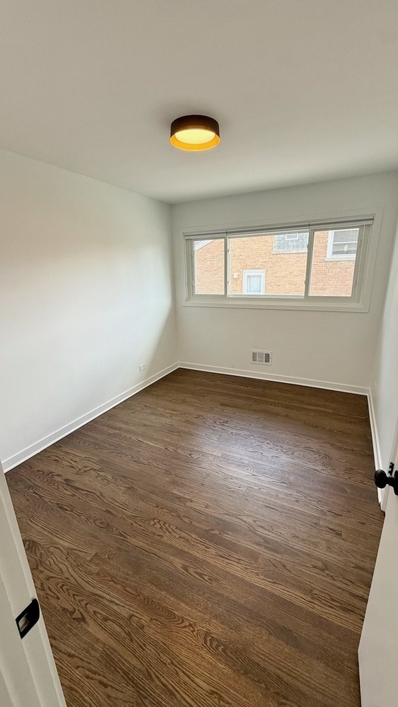 8748 N Olcott Avenue - Photo 9
