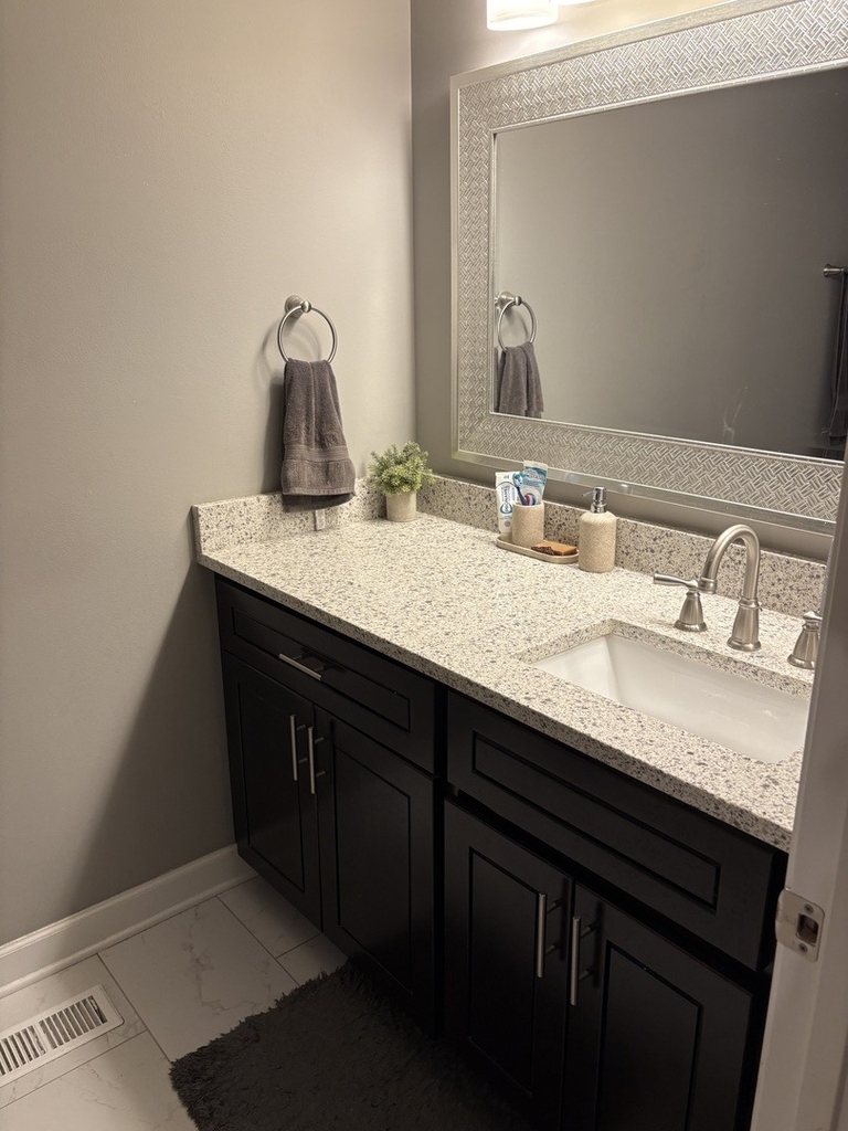 1127 Hertford Court - Photo 8