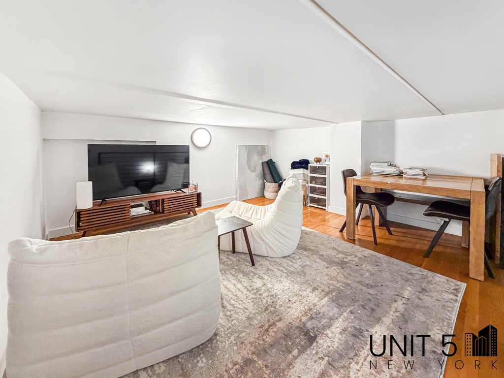 342 Eldert Street - Photo 10