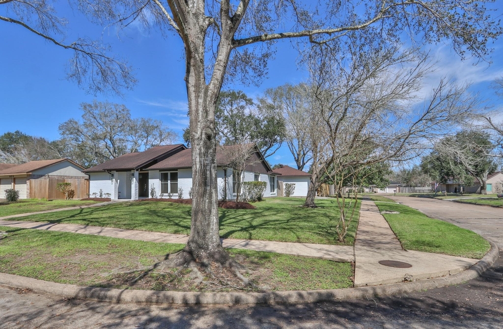 509 Belmont Drive - Photo 0