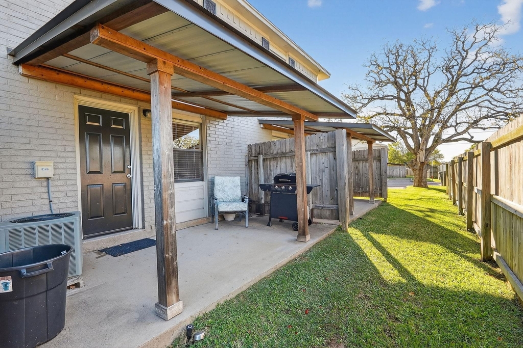 1400 Summit Street - Photo 19