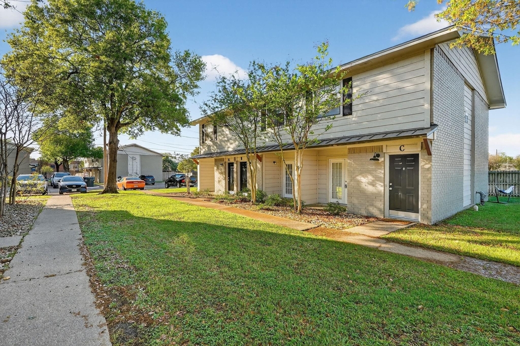 1400 Summit Street - Photo 26