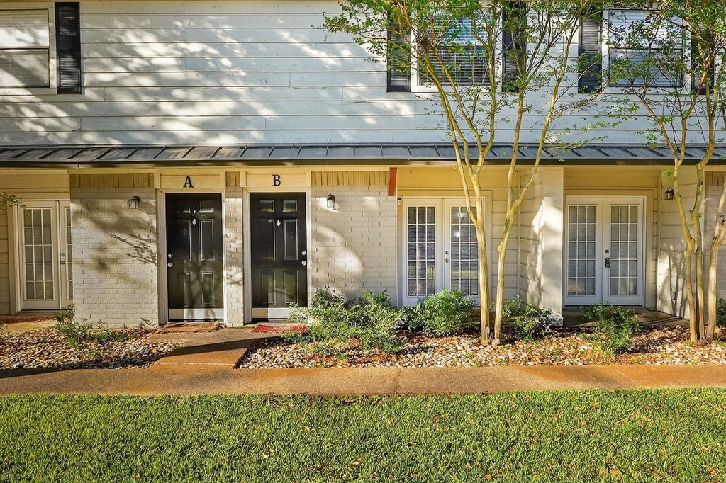1400 Summit Street - Photo 25
