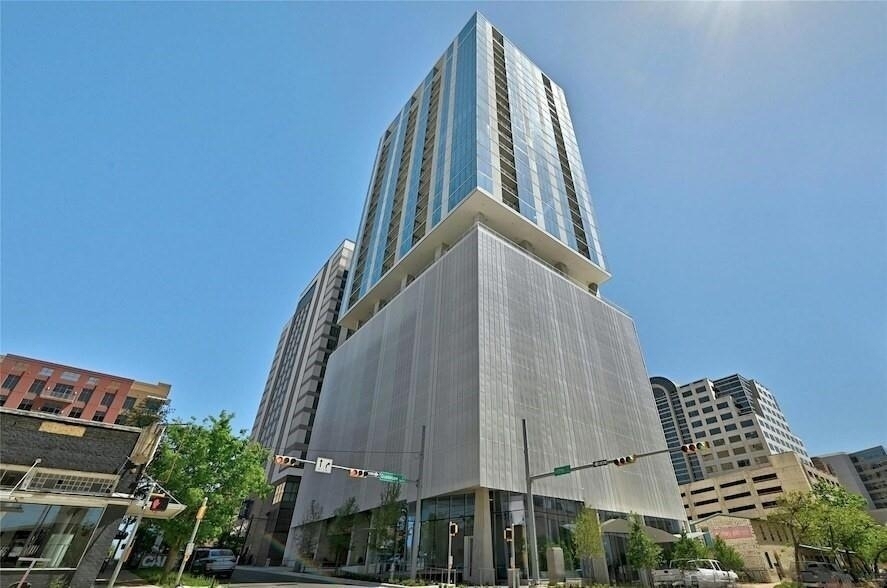 313 W 17th Street - Photo 21