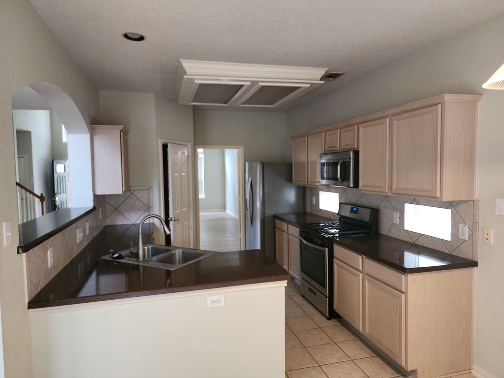 5518 Morgan Park Lane - Photo 11