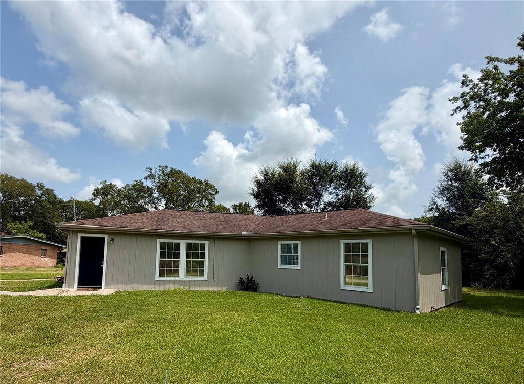 9210 Tacquard Drive - Photo 0