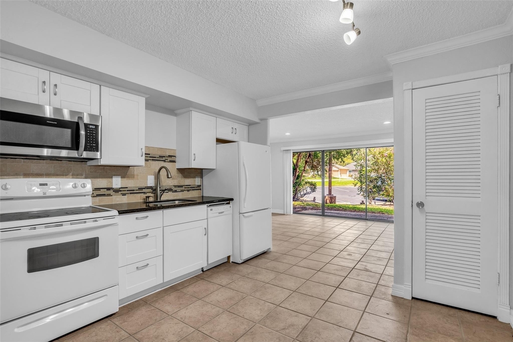 12900 Walden Road - Photo 4