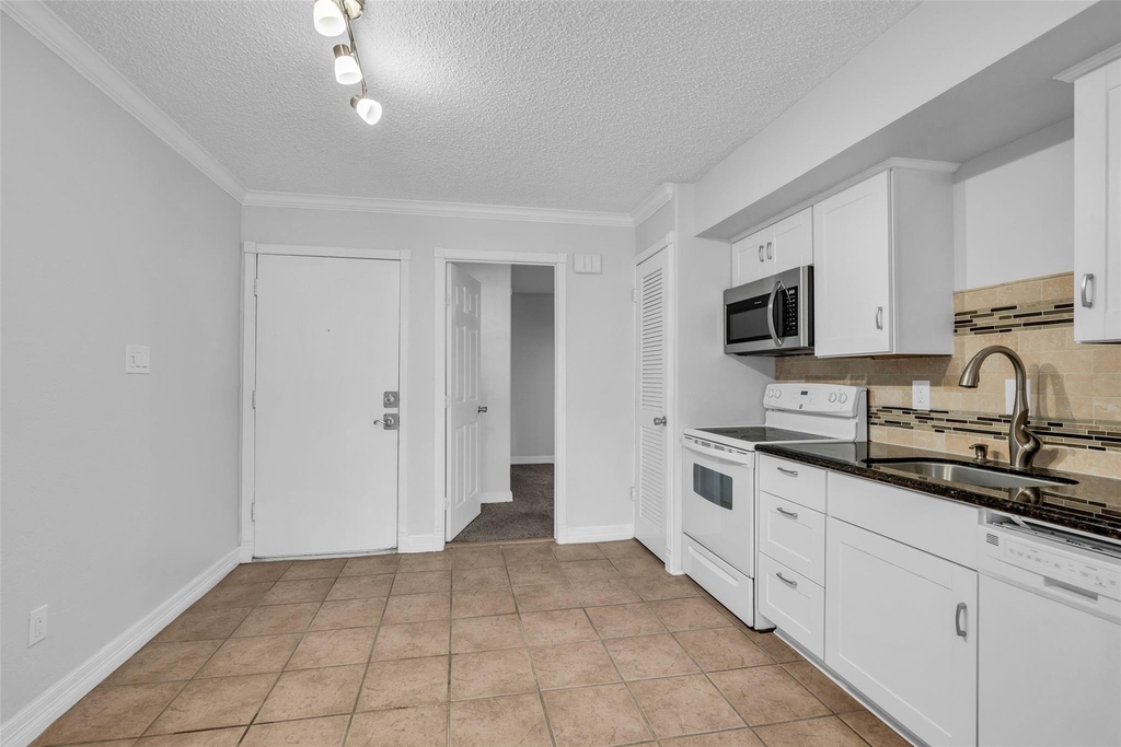 12900 Walden Road - Photo 5