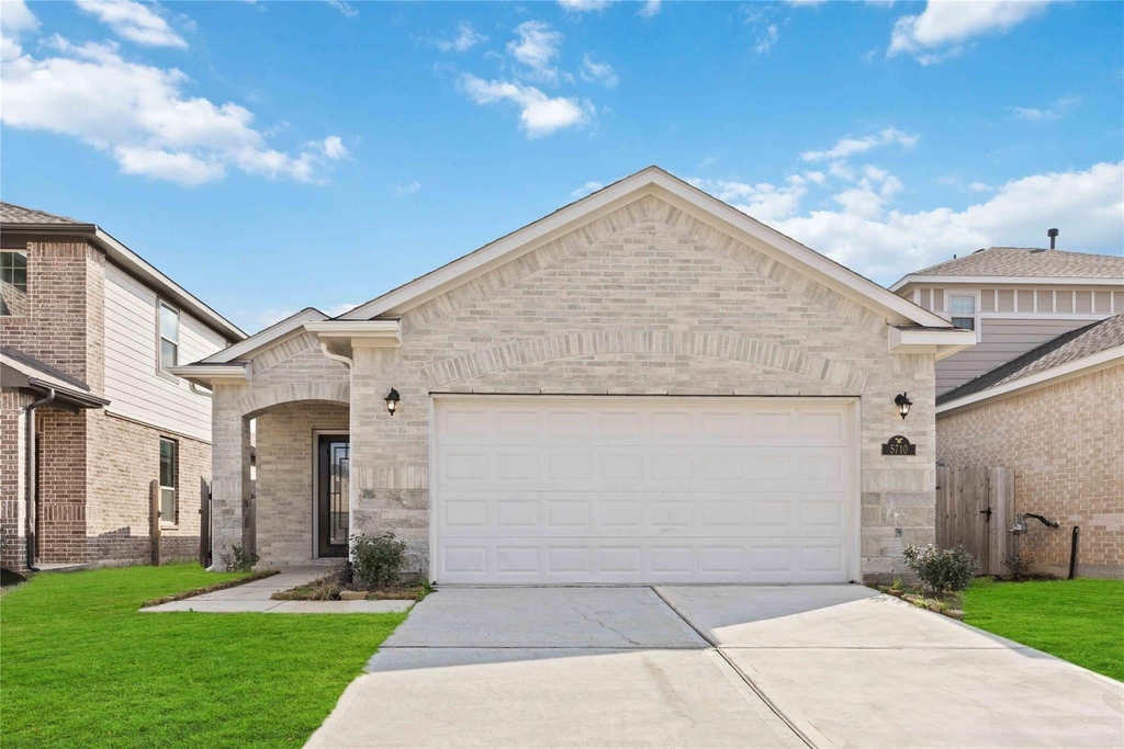 5710 Tabula Rasa Dr Drive - Photo 0