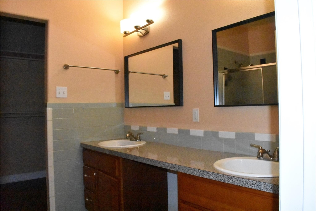 8535 Parkette Drive - Photo 27