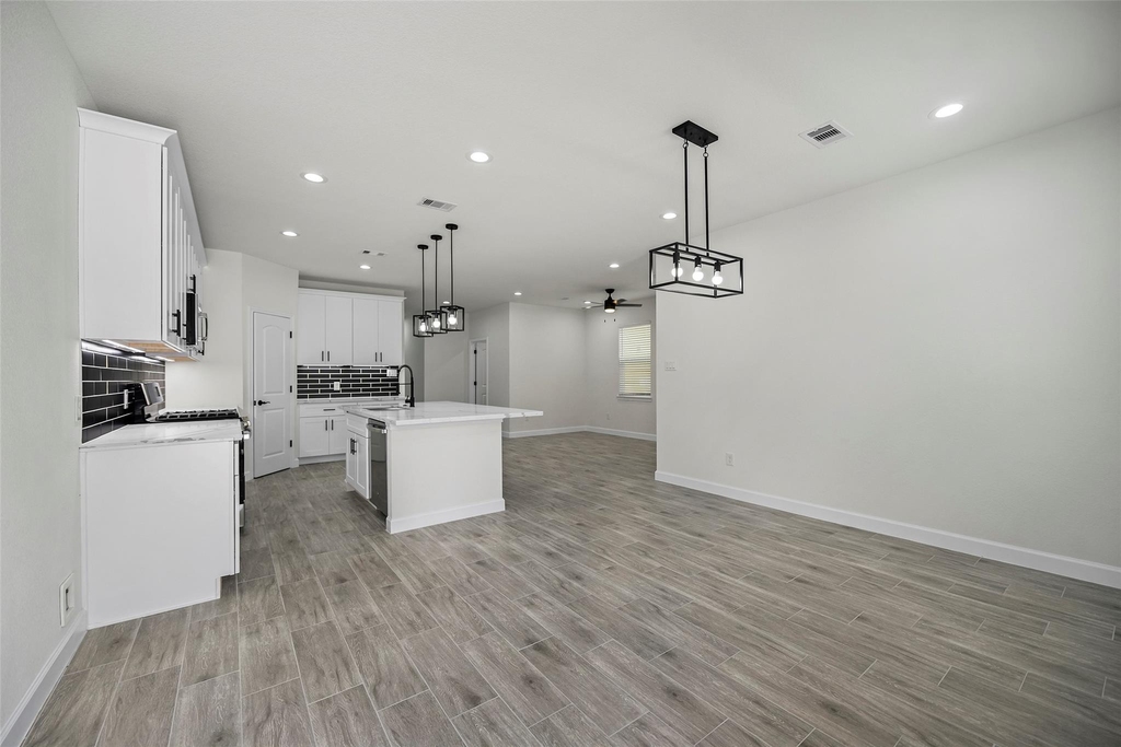 1078 Saint Clair Street - Photo 6