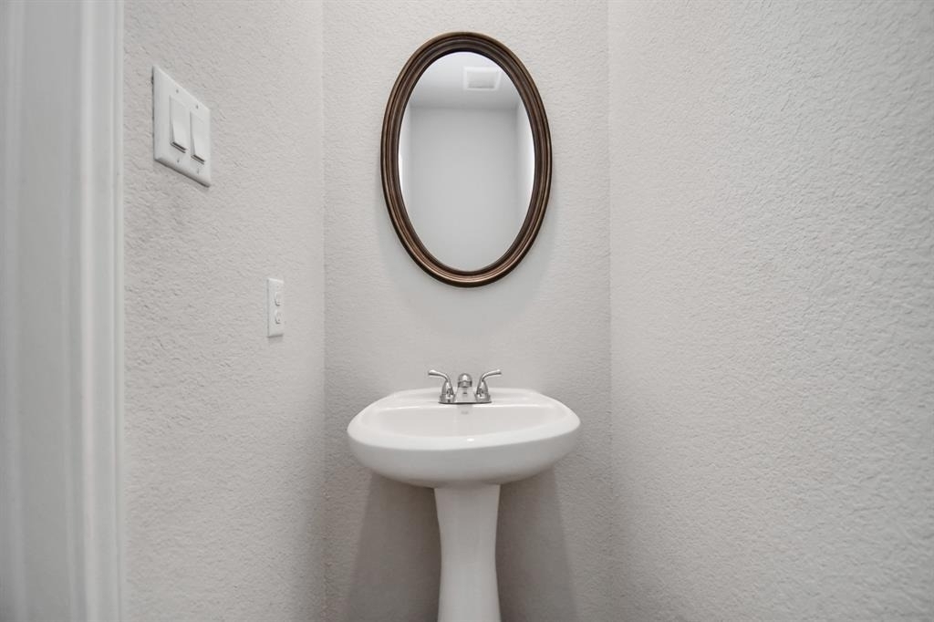 11028 Patriot Court - Photo 4