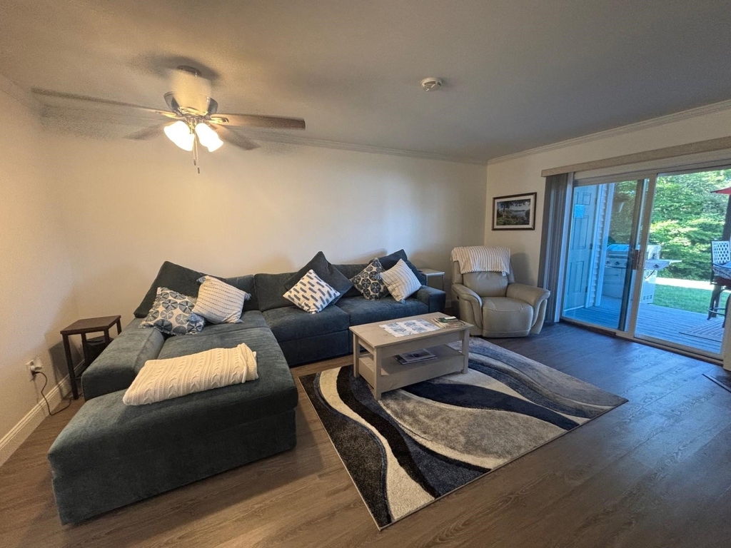25 Sullivan - Photo 6