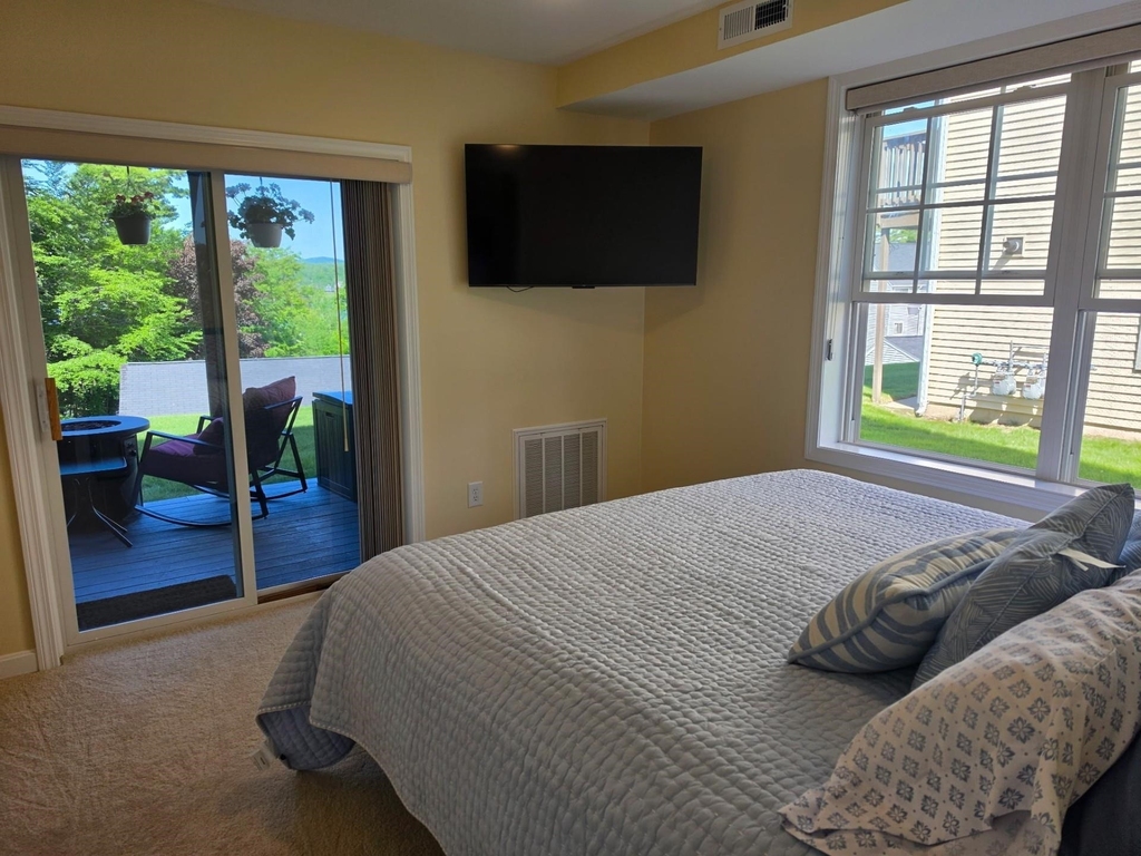 25 Sullivan - Photo 12
