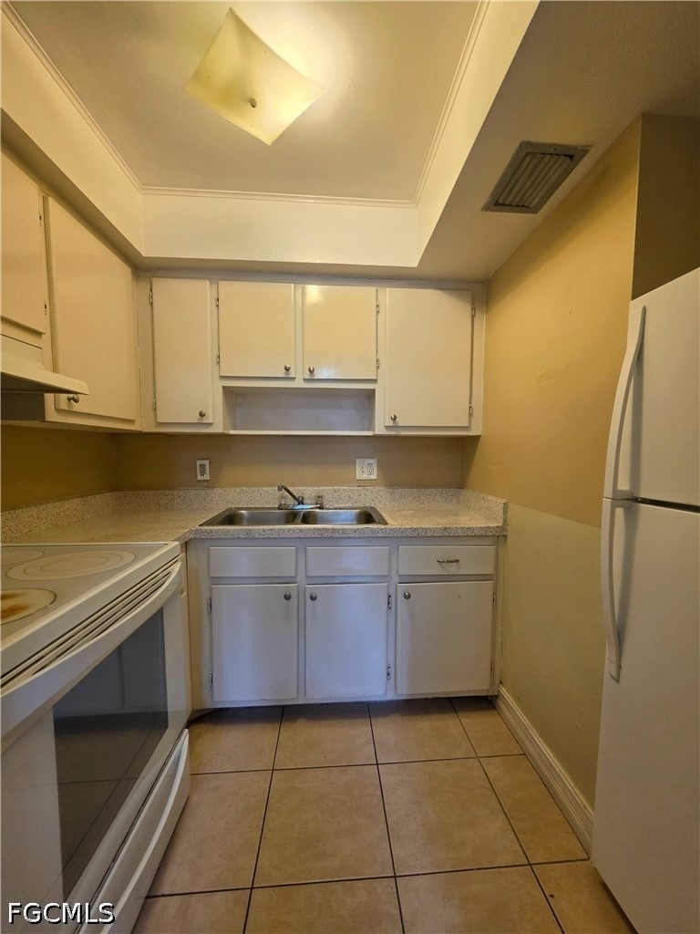 1830 Maravilla Avenue - Photo 12