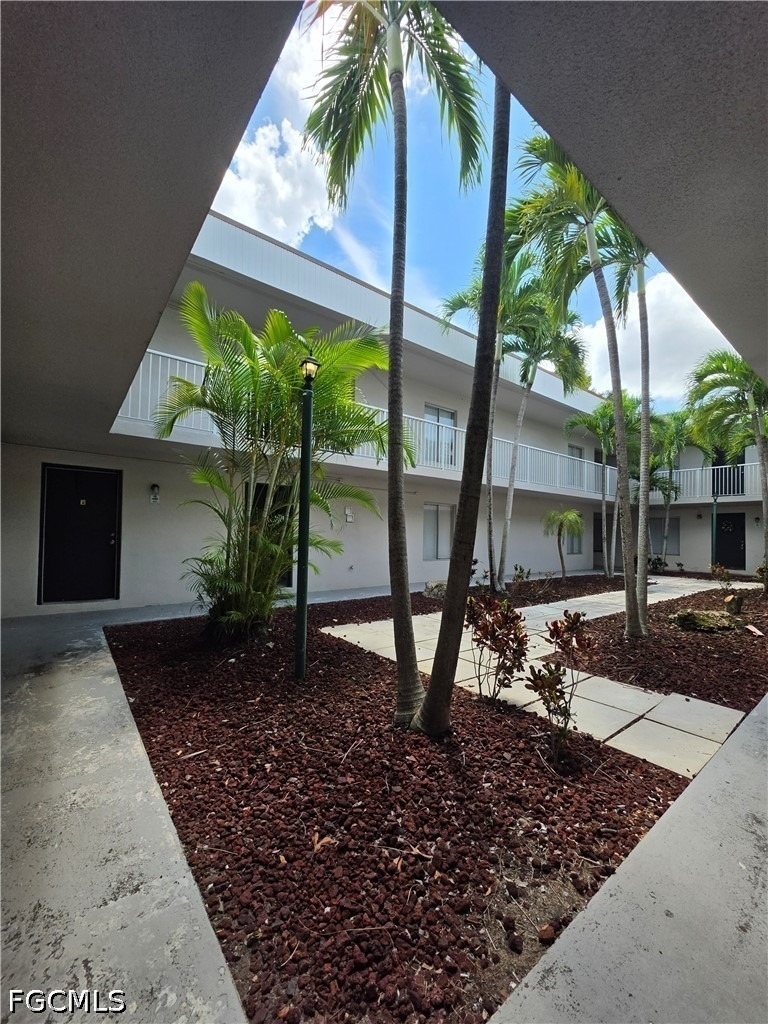 1830 Maravilla Avenue - Photo 23