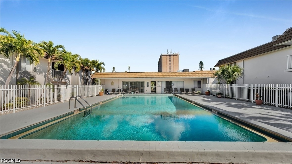 1830 Maravilla Avenue - Photo 25
