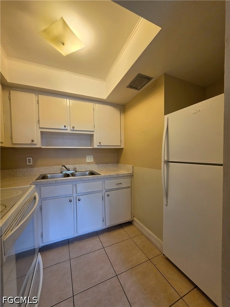 1830 Maravilla Avenue - Photo 13