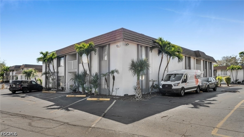 1830 Maravilla Avenue - Photo 4