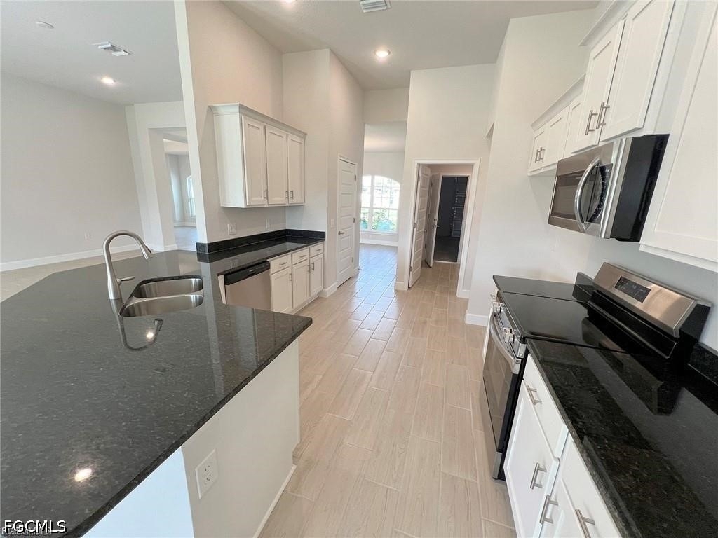 410 Se 1st Terrace - Photo 4