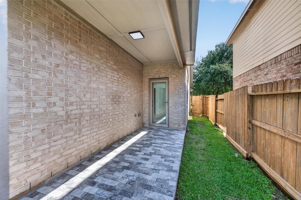 24542 Bella Veneza Drive - Photo 22
