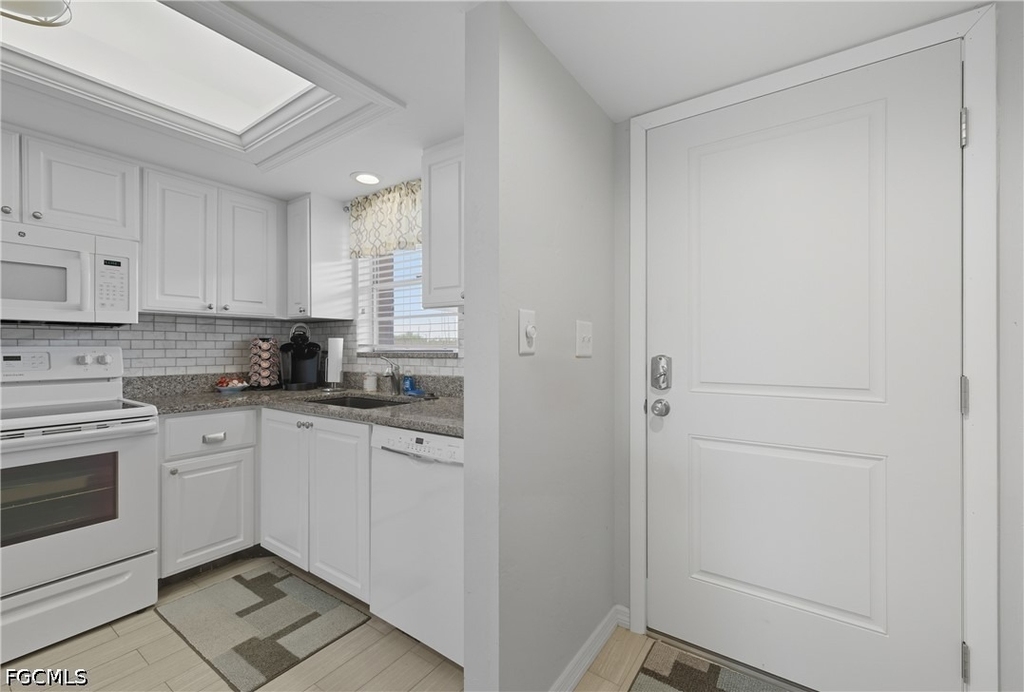 16881 Davis Road - Photo 2