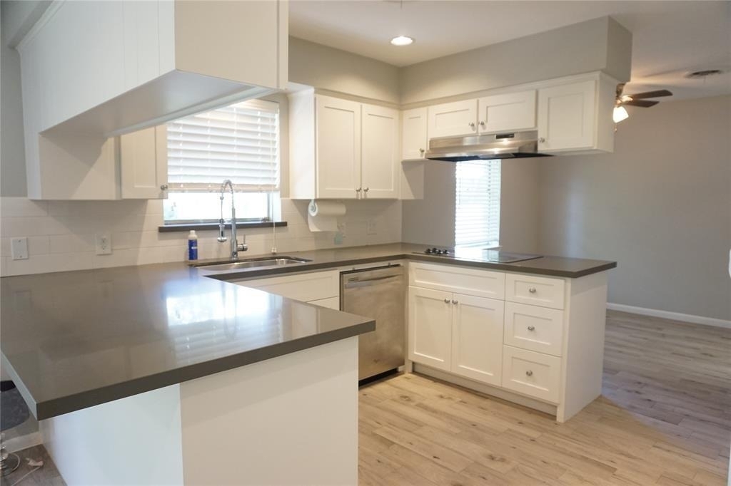 5727 Braesvalley Drive - Photo 2