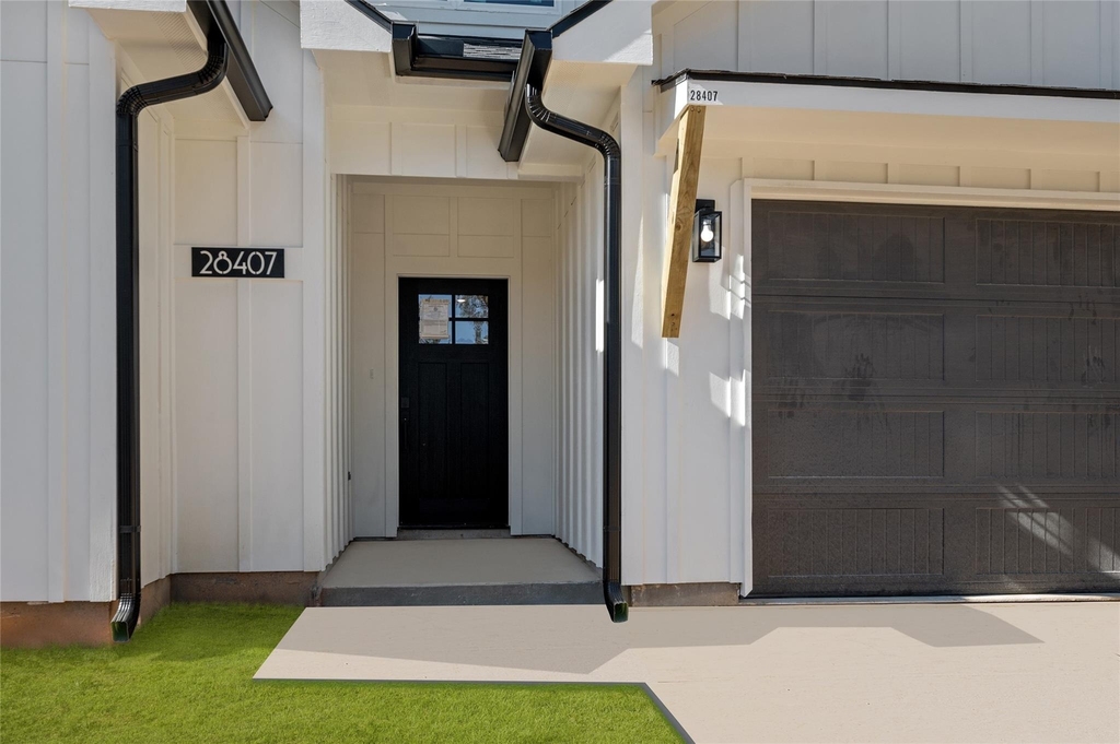28407 Champion Oaks Drive - Photo 4